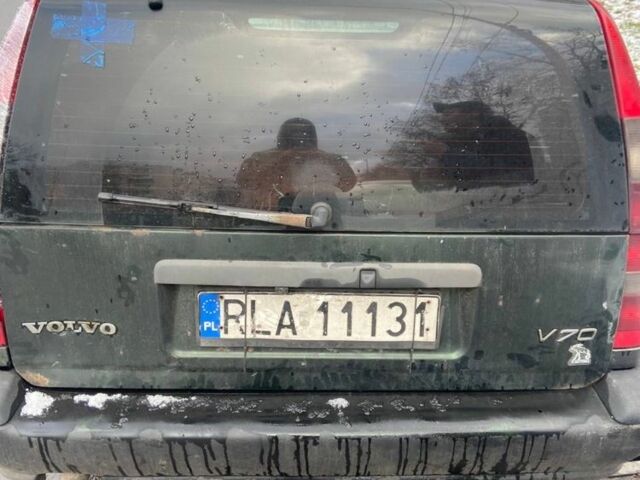 Зеленый Вольво В70, объемом двигателя 2.5 л и пробегом 500 тыс. км за 850 $, фото 3 на Automoto.ua