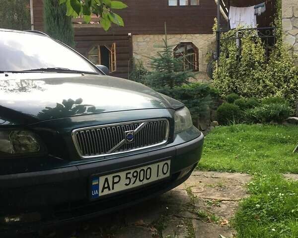 Зеленый Вольво В70, объемом двигателя 2.4 л и пробегом 380 тыс. км за 4700 $, фото 2 на Automoto.ua