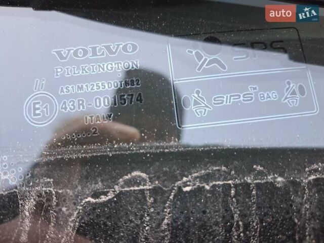 Зеленый Вольво В70, объемом двигателя 2.4 л и пробегом 380 тыс. км за 4500 $, фото 14 на Automoto.ua
