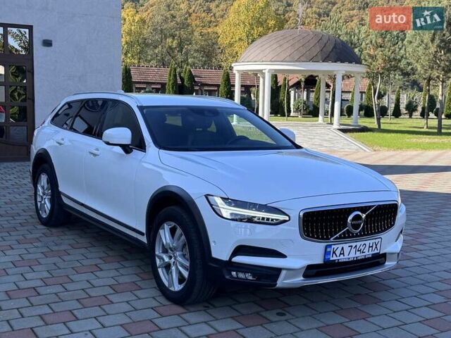 Белый Вольво В90, объемом двигателя 2 л и пробегом 230 тыс. км за 27500 $, фото 10 на Automoto.ua