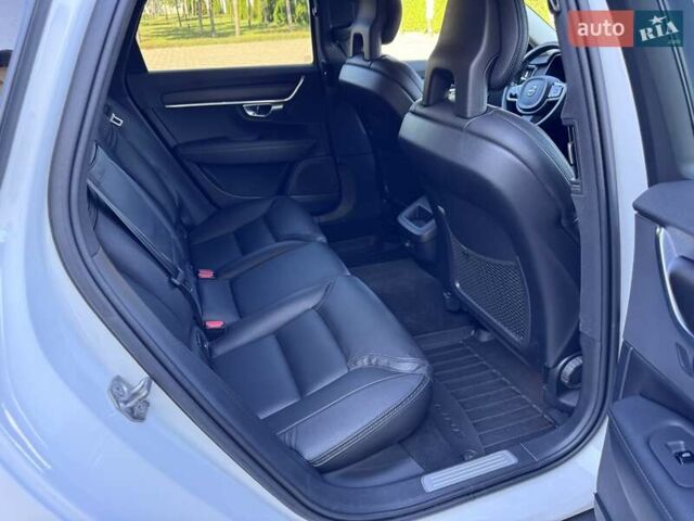 Белый Вольво В90, объемом двигателя 2 л и пробегом 242 тыс. км за 26300 $, фото 54 на Automoto.ua