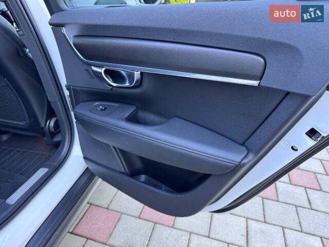 Белый Вольво В90, объемом двигателя 2 л и пробегом 242 тыс. км за 26300 $, фото 56 на Automoto.ua