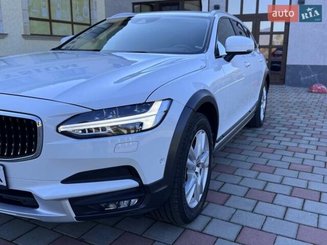 Белый Вольво В90, объемом двигателя 2 л и пробегом 242 тыс. км за 26300 $, фото 6 на Automoto.ua