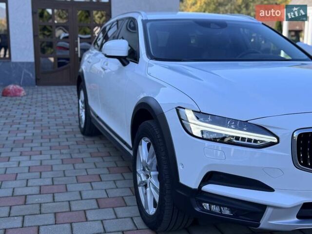 Белый Вольво В90, объемом двигателя 2 л и пробегом 242 тыс. км за 26300 $, фото 16 на Automoto.ua