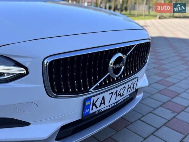 Белый Вольво В90, объемом двигателя 2 л и пробегом 242 тыс. км за 26300 $, фото 22 на Automoto.ua