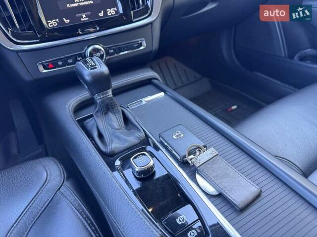 Белый Вольво В90, объемом двигателя 2 л и пробегом 242 тыс. км за 26300 $, фото 49 на Automoto.ua