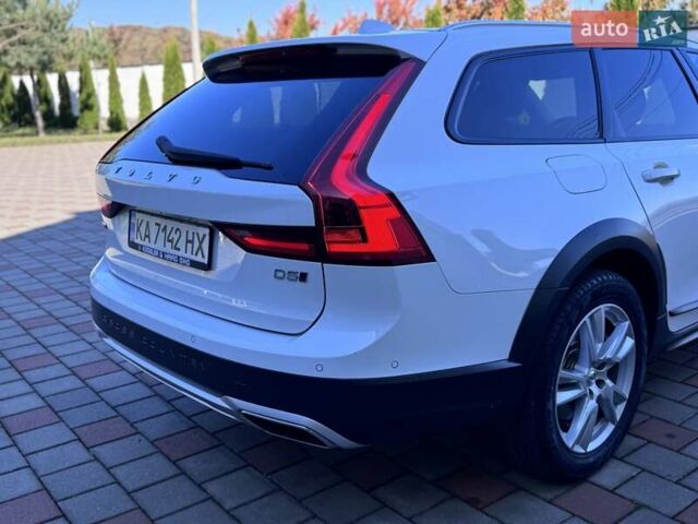 Белый Вольво В90, объемом двигателя 2 л и пробегом 242 тыс. км за 26300 $, фото 28 на Automoto.ua