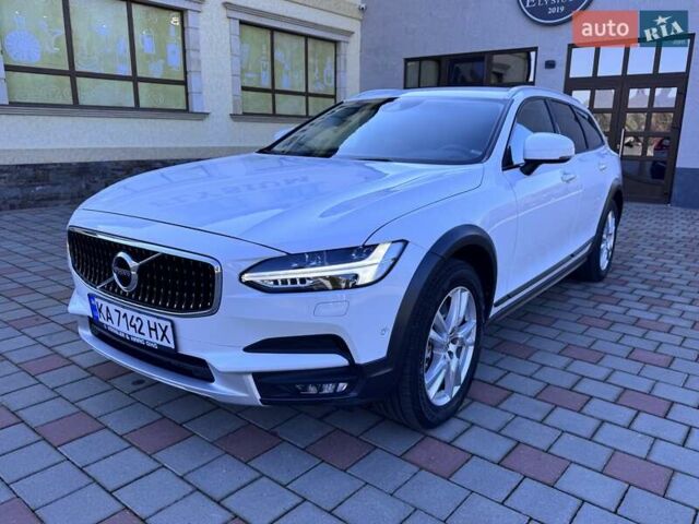 Белый Вольво В90, объемом двигателя 2 л и пробегом 242 тыс. км за 26300 $, фото 4 на Automoto.ua