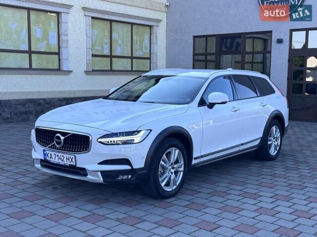 Белый Вольво В90, объемом двигателя 2 л и пробегом 242 тыс. км за 26300 $, фото 10 на Automoto.ua