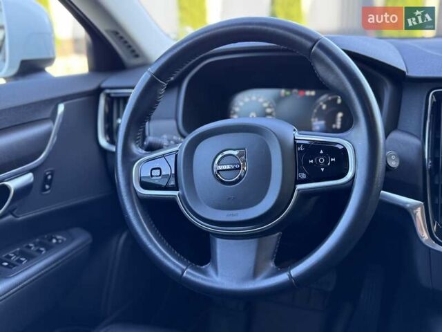 Белый Вольво В90, объемом двигателя 2 л и пробегом 242 тыс. км за 26300 $, фото 44 на Automoto.ua