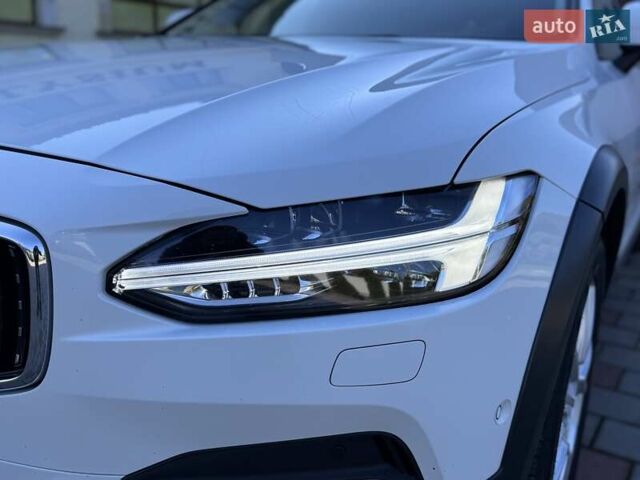 Белый Вольво В90, объемом двигателя 2 л и пробегом 242 тыс. км за 26300 $, фото 7 на Automoto.ua