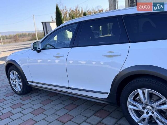 Белый Вольво В90, объемом двигателя 2 л и пробегом 242 тыс. км за 26300 $, фото 38 на Automoto.ua