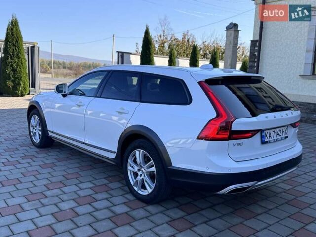 Белый Вольво В90, объемом двигателя 2 л и пробегом 242 тыс. км за 26300 $, фото 34 на Automoto.ua