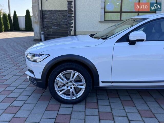 Белый Вольво В90, объемом двигателя 2 л и пробегом 242 тыс. км за 26300 $, фото 32 на Automoto.ua