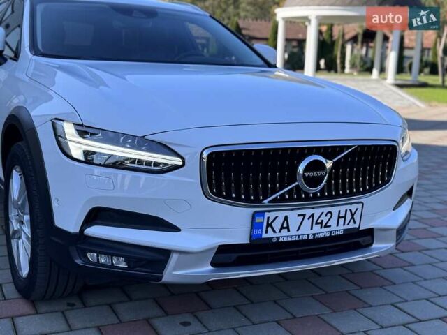 Белый Вольво В90, объемом двигателя 2 л и пробегом 242 тыс. км за 26300 $, фото 15 на Automoto.ua