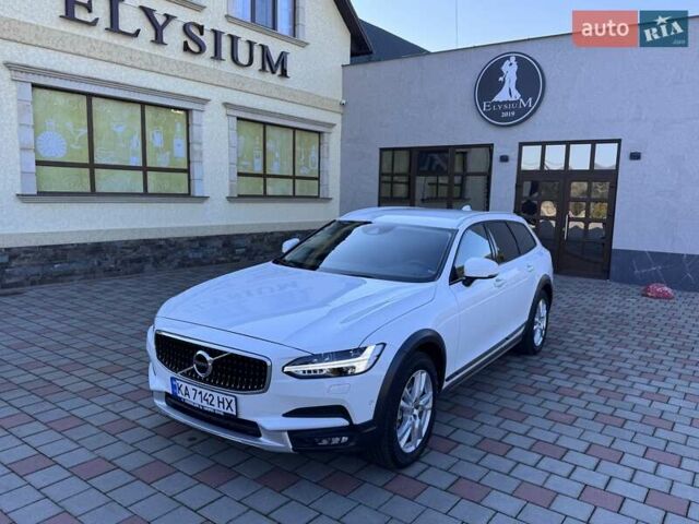 Белый Вольво В90, объемом двигателя 2 л и пробегом 242 тыс. км за 26300 $, фото 3 на Automoto.ua