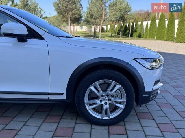 Белый Вольво В90, объемом двигателя 2 л и пробегом 242 тыс. км за 26300 $, фото 23 на Automoto.ua