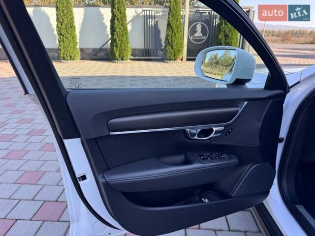 Белый Вольво В90, объемом двигателя 2 л и пробегом 242 тыс. км за 26300 $, фото 55 на Automoto.ua