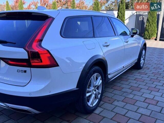 Белый Вольво В90, объемом двигателя 2 л и пробегом 242 тыс. км за 26300 $, фото 29 на Automoto.ua