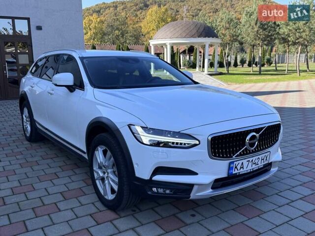 Белый Вольво В90, объемом двигателя 2 л и пробегом 242 тыс. км за 26300 $, фото 17 на Automoto.ua