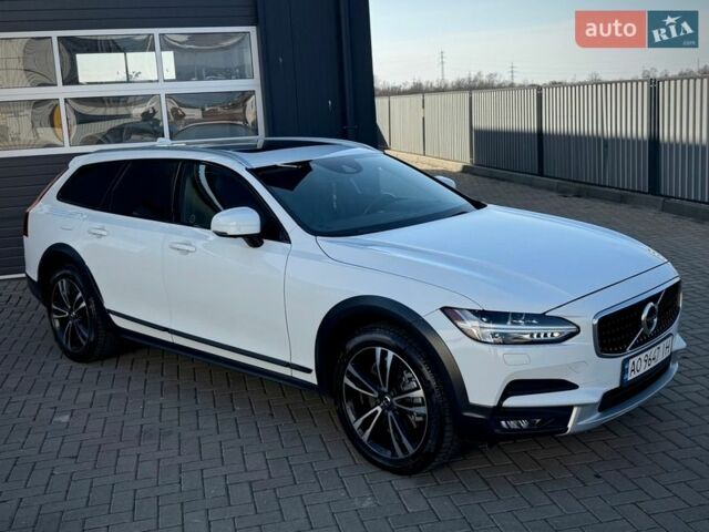 Білий Вольво В90, об'ємом двигуна 1.97 л та пробігом 105 тис. км за 24999 $, фото 3 на Automoto.ua