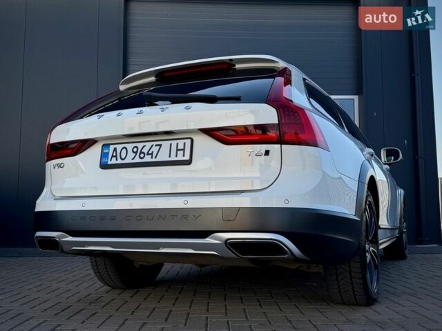 Білий Вольво В90, об'ємом двигуна 1.97 л та пробігом 105 тис. км за 24999 $, фото 39 на Automoto.ua