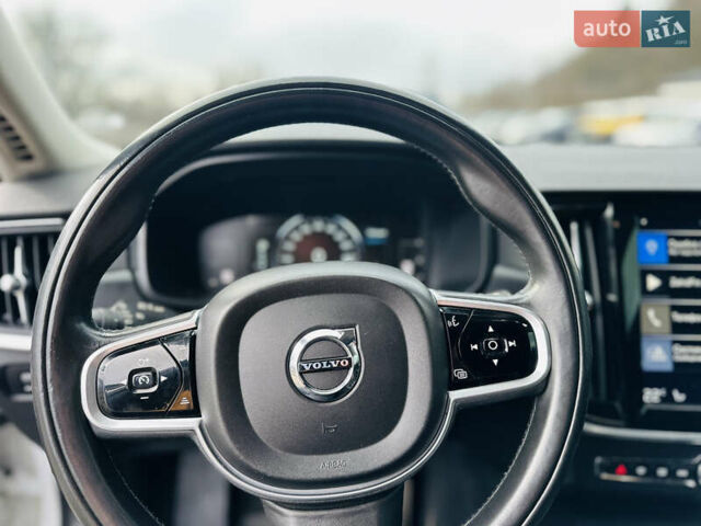 Білий Вольво В90, об'ємом двигуна 2 л та пробігом 240 тис. км за 19700 $, фото 35 на Automoto.ua