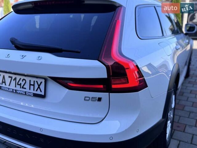 Белый Вольво В90, объемом двигателя 2 л и пробегом 242 тыс. км за 26300 $, фото 31 на Automoto.ua