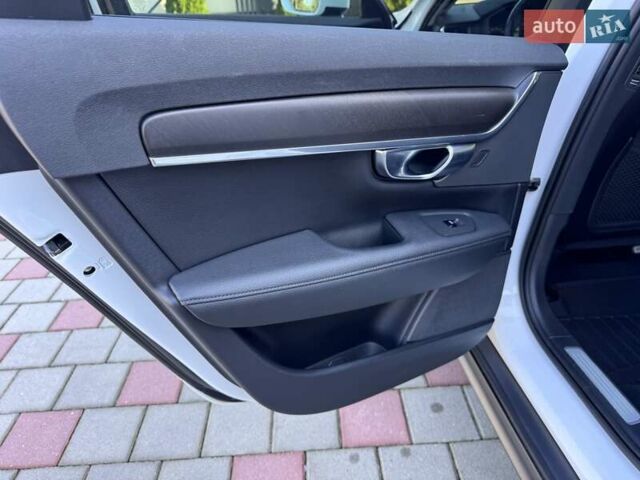 Белый Вольво В90, объемом двигателя 2 л и пробегом 242 тыс. км за 26300 $, фото 65 на Automoto.ua