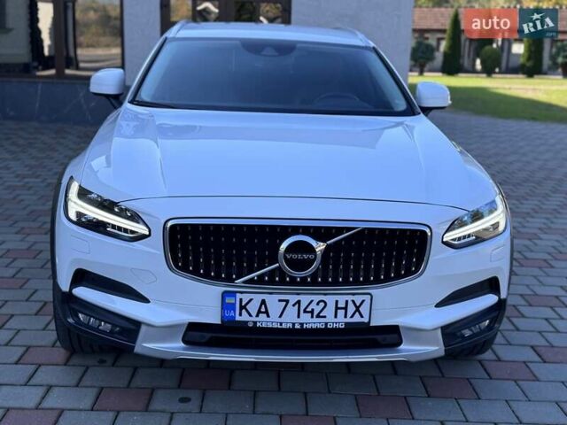 Белый Вольво В90, объемом двигателя 2 л и пробегом 242 тыс. км за 26300 $, фото 20 на Automoto.ua