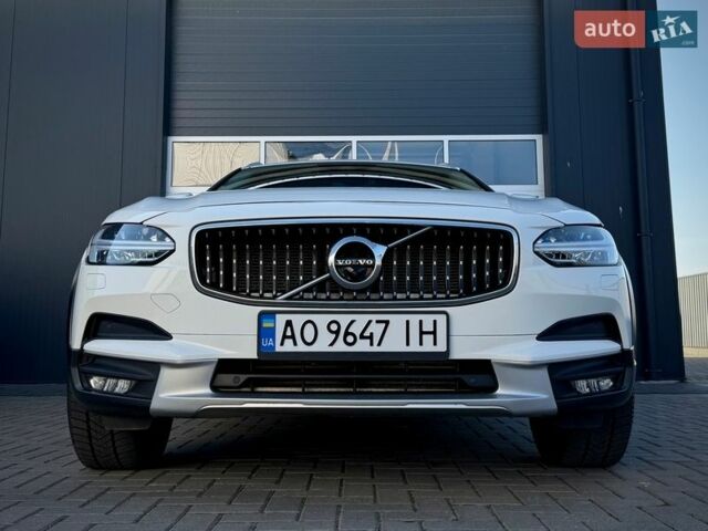 Білий Вольво В90, об'ємом двигуна 1.97 л та пробігом 105 тис. км за 24999 $, фото 15 на Automoto.ua
