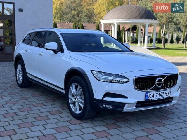 Белый Вольво В90, объемом двигателя 2 л и пробегом 242 тыс. км за 26300 $, фото 13 на Automoto.ua