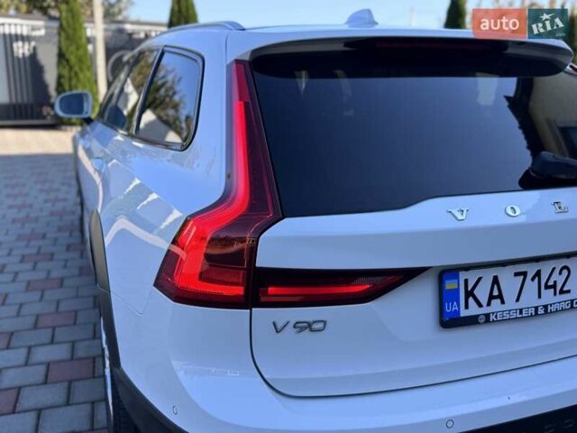 Белый Вольво В90, объемом двигателя 2 л и пробегом 242 тыс. км за 26300 $, фото 40 на Automoto.ua