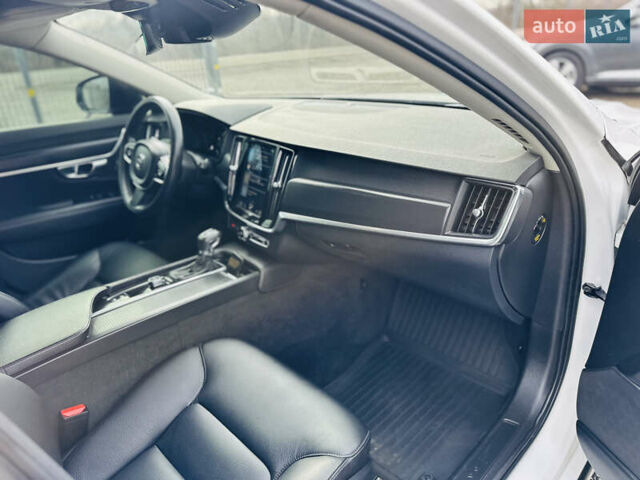 Білий Вольво В90, об'ємом двигуна 2 л та пробігом 240 тис. км за 19700 $, фото 25 на Automoto.ua