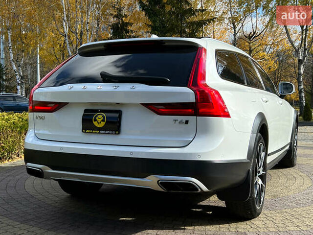 Белый Вольво В90, объемом двигателя 1.97 л и пробегом 59 тыс. км за 36900 $, фото 6 на Automoto.ua