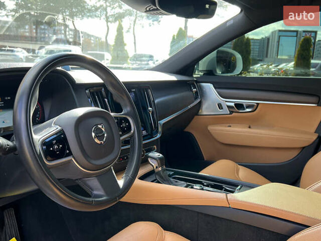 Белый Вольво В90, объемом двигателя 1.97 л и пробегом 59 тыс. км за 36900 $, фото 9 на Automoto.ua