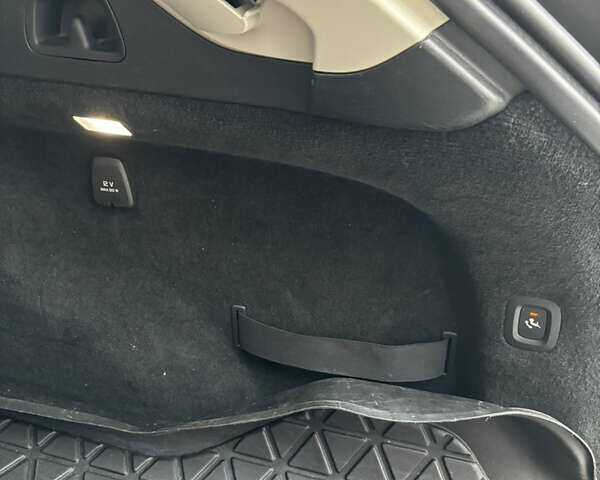 Белый Вольво В90, объемом двигателя 1.97 л и пробегом 165 тыс. км за 31800 $, фото 15 на Automoto.ua