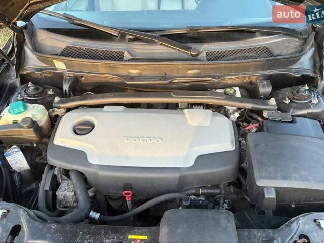 Черный Вольво В90, объемом двигателя 2.4 л и пробегом 285 тыс. км за 2800 $, фото 13 на Automoto.ua