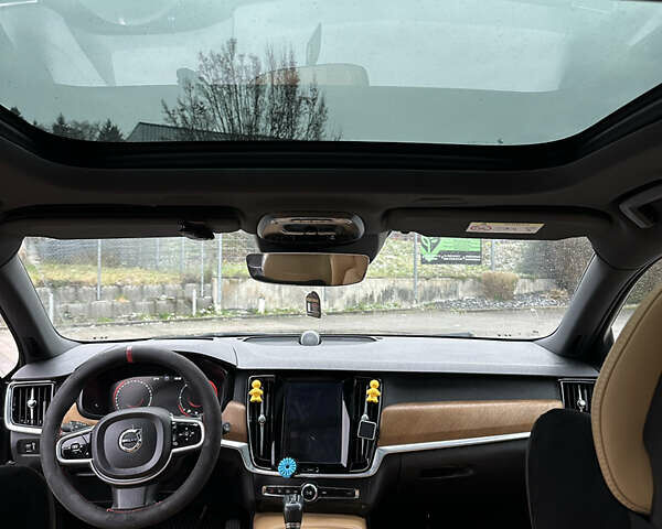 Чорний Вольво В90, об'ємом двигуна 1.97 л та пробігом 320 тис. км за 25000 $, фото 14 на Automoto.ua