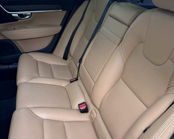 Черный Вольво В90, объемом двигателя 1.97 л и пробегом 140 тыс. км за 24999 $, фото 28 на Automoto.ua