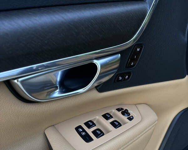 Черный Вольво В90, объемом двигателя 1.97 л и пробегом 140 тыс. км за 24999 $, фото 19 на Automoto.ua