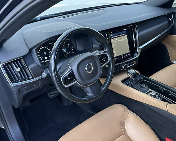 Черный Вольво В90, объемом двигателя 1.97 л и пробегом 140 тыс. км за 24999 $, фото 22 на Automoto.ua