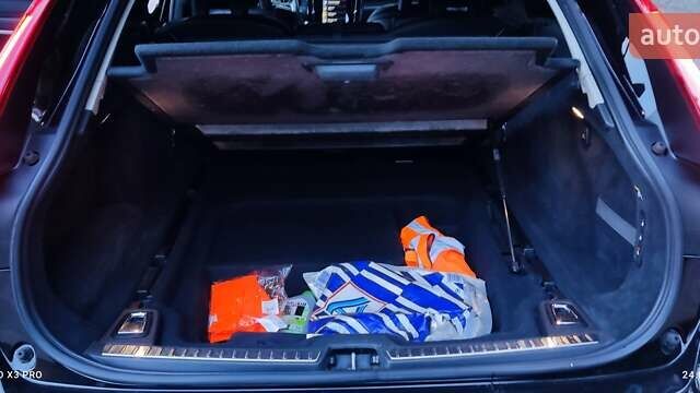 Черный Вольво В90, объемом двигателя 1.97 л и пробегом 295 тыс. км за 28550 $, фото 35 на Automoto.ua