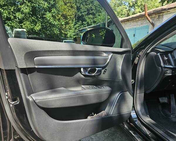 Черный Вольво В90, объемом двигателя 1.97 л и пробегом 342 тыс. км за 21000 $, фото 11 на Automoto.ua