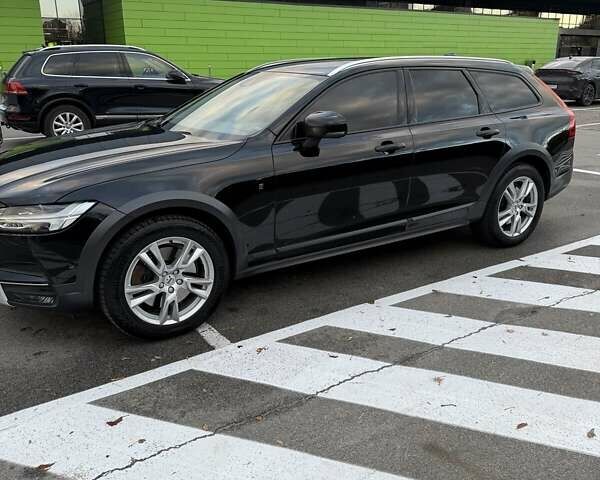 Вольво В90 2017 в Киеве на Automoto.ua Черный Вольво В90, объемом двигателя 1.97 л и пробегом 250 тыс. км за 24500 $, фото 1 на Automoto.ua