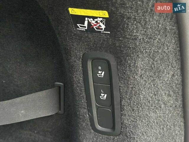 Черный Вольво В90, объемом двигателя 2 л и пробегом 152 тыс. км за 31777 $, фото 13 на Automoto.ua