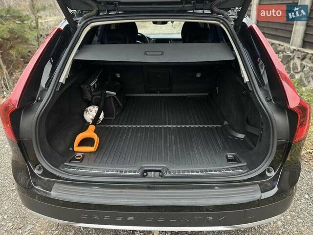 Черный Вольво В90, объемом двигателя 2 л и пробегом 152 тыс. км за 31777 $, фото 6 на Automoto.ua