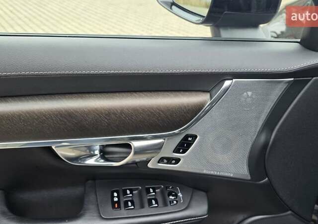 Черный Вольво В90, объемом двигателя 2 л и пробегом 115 тыс. км за 38000 $, фото 24 на Automoto.ua