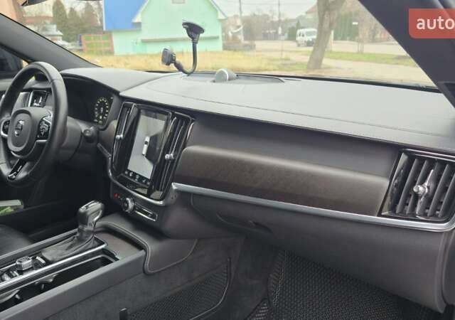 Черный Вольво В90, объемом двигателя 2 л и пробегом 115 тыс. км за 38000 $, фото 35 на Automoto.ua