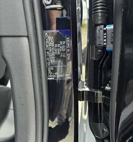 Черный Вольво В90, объемом двигателя 2 л и пробегом 115 тыс. км за 38000 $, фото 40 на Automoto.ua